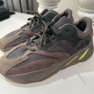 Yeezy Mens Sneaker